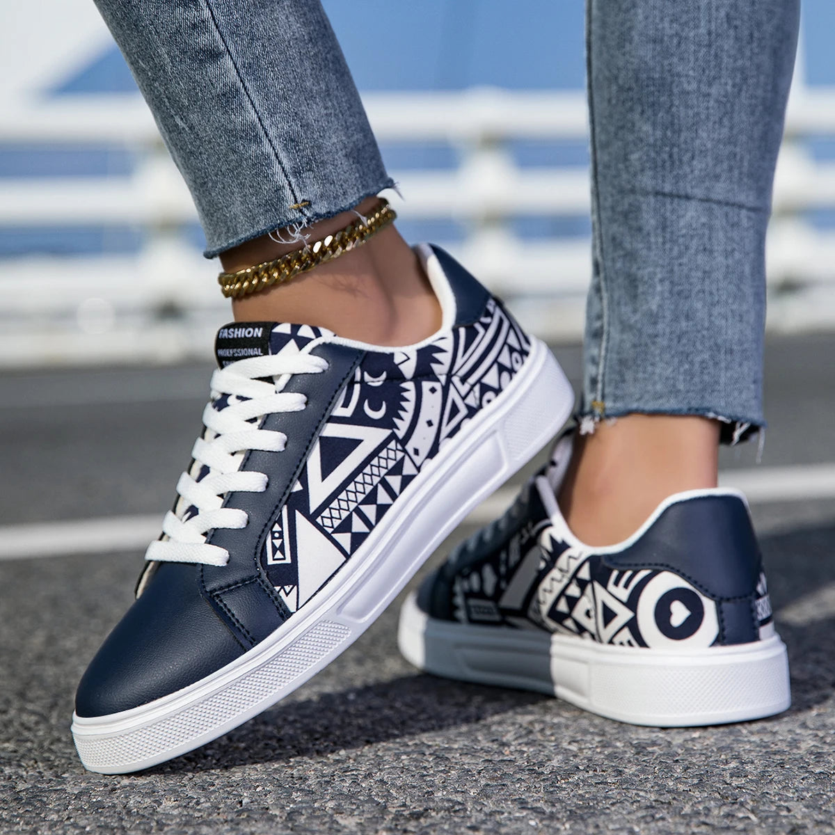 YRZL Women's Lightweight Skateboard Shoes